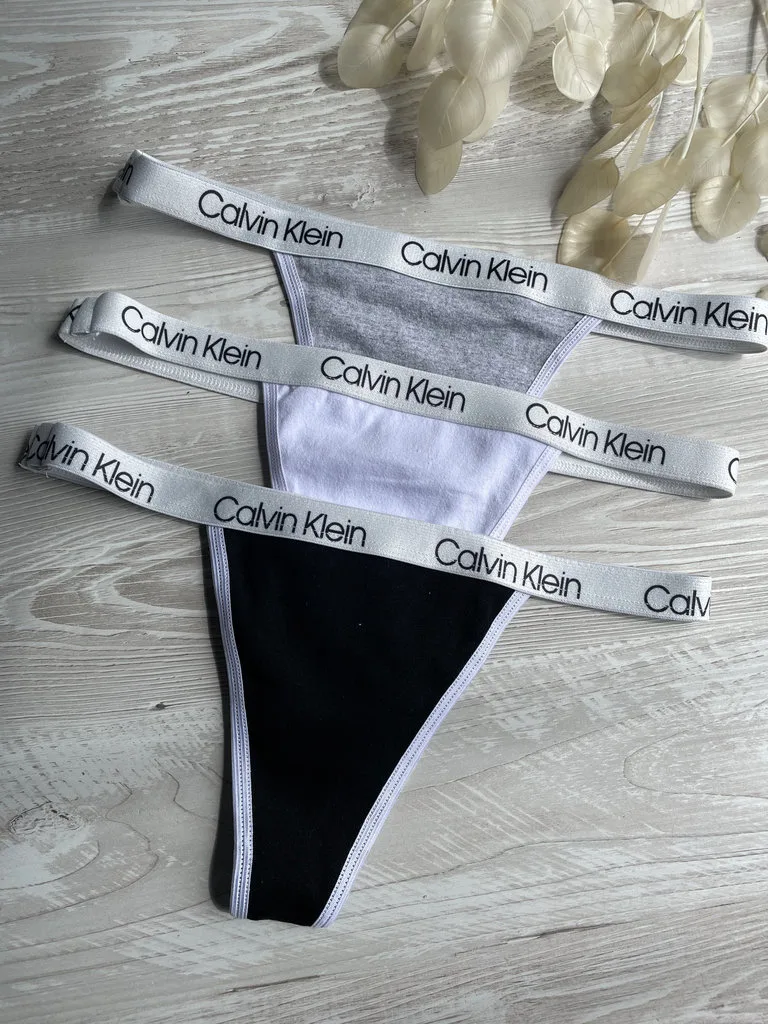 Colaless Calvin Klein - Diseño simple