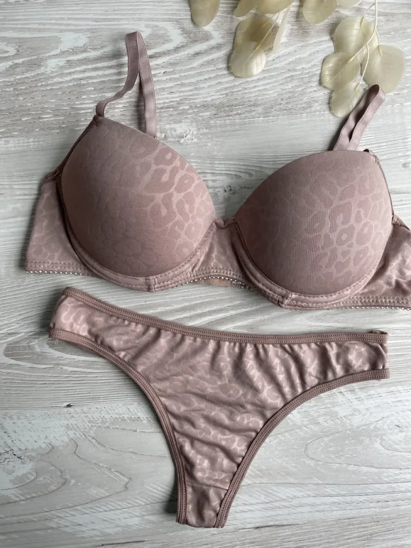 Conjunto Delfina